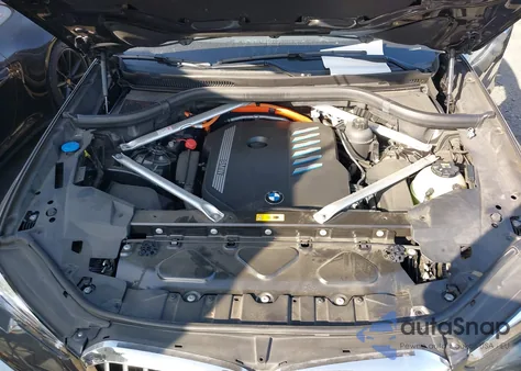 2022 BMW X5 Phev xDrive45E from USA, damaged, VIN 5UXTA6C08N9K81507